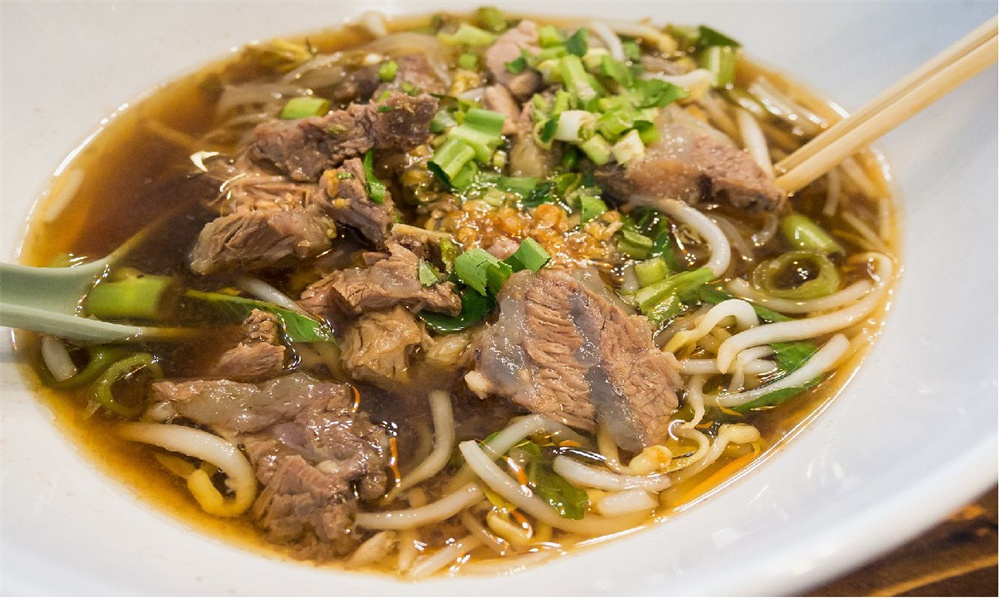 食堂承包雖然投資小，但產出卻很大